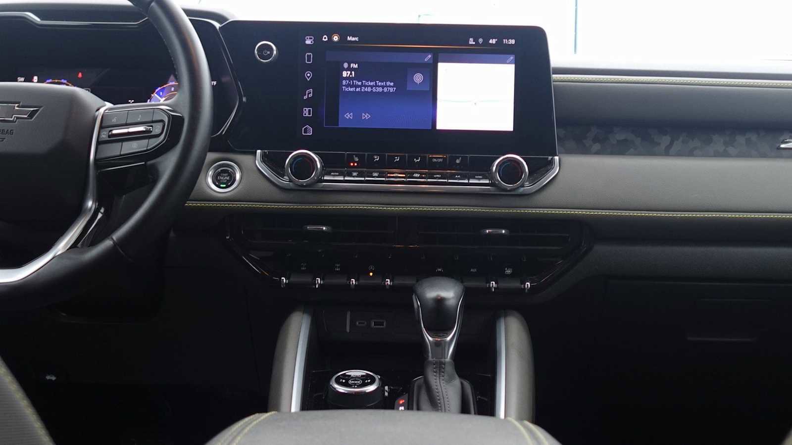 Used 2024 Chevrolet Colorado ZR2 w/ Technology Package AWD/4WD image 40