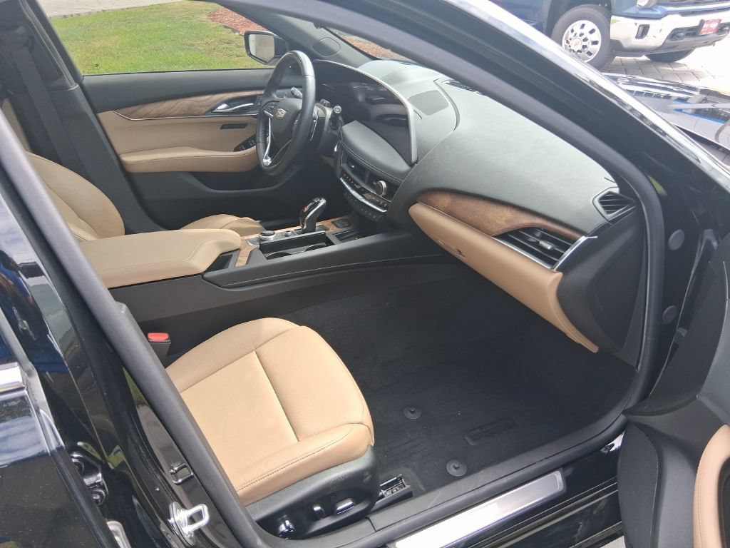 Used 2025 Cadillac CT5 Premium Luxury RWD image 11