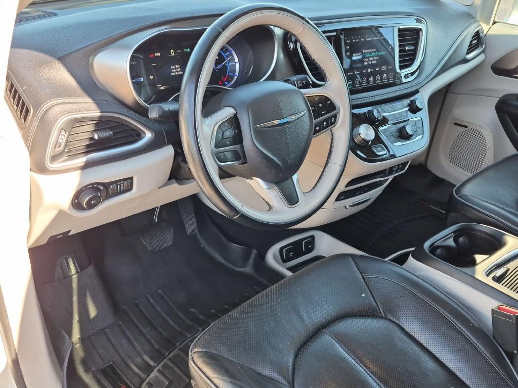 Used 2018 Chrysler Pacifica Limited w/ Advanced Safetytec Group FWD image 11