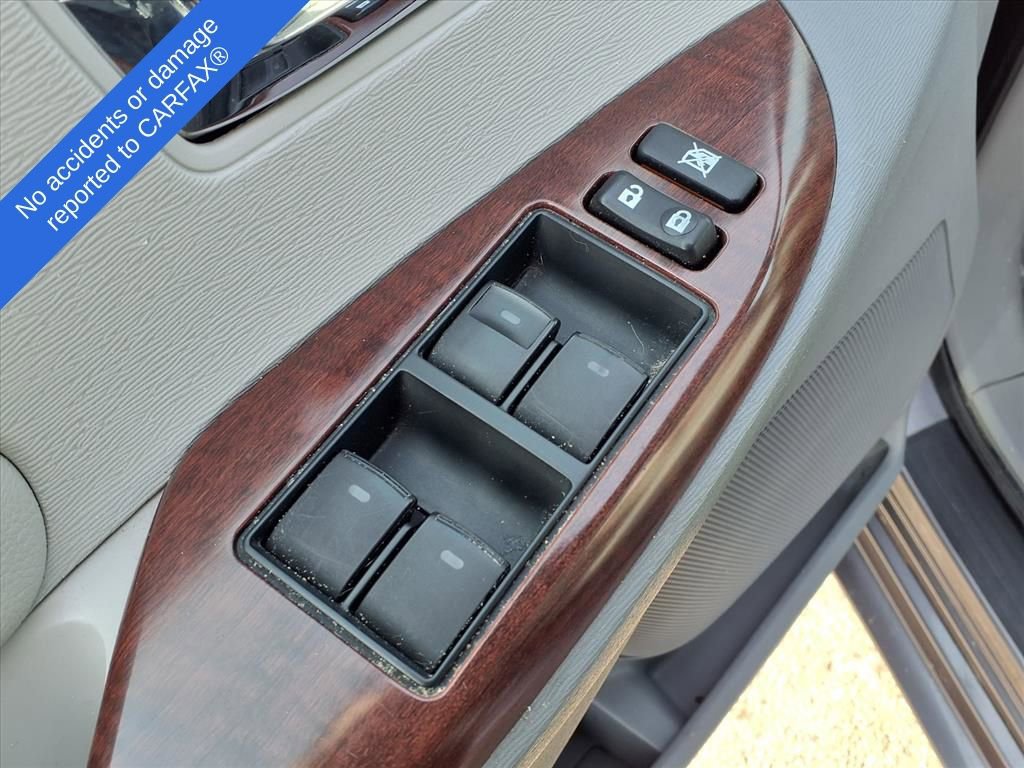 Used 2014 Toyota Sienna L image 16