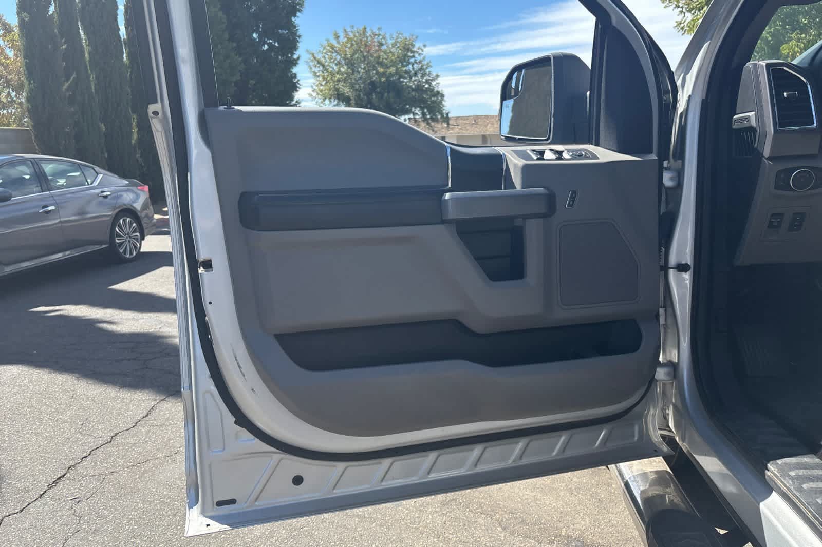 Used 2015 Ford F150 XLT w/ Equipment Group 301A Mid RWD image 15