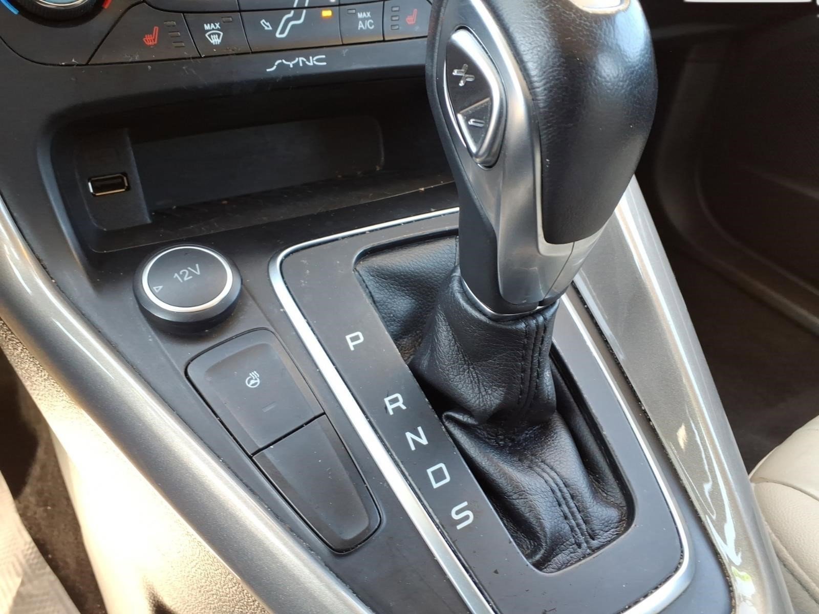 Used 2017 Ford Focus Titanium image 19