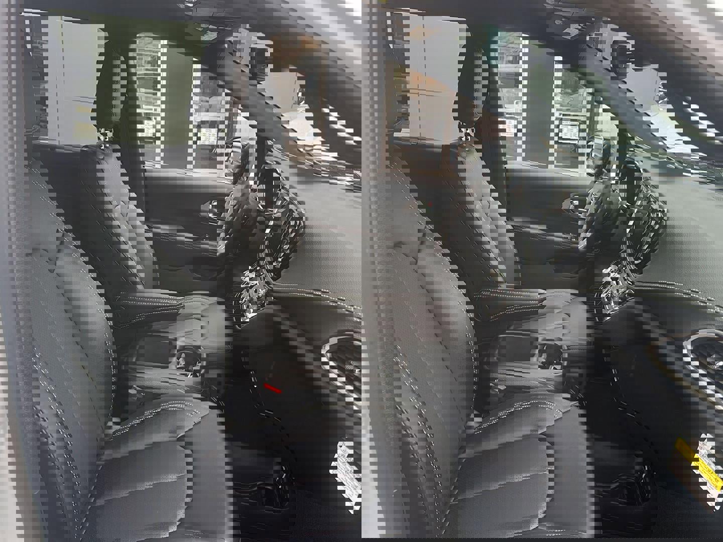 New 2026 Chrysler Pacifica Select image 4