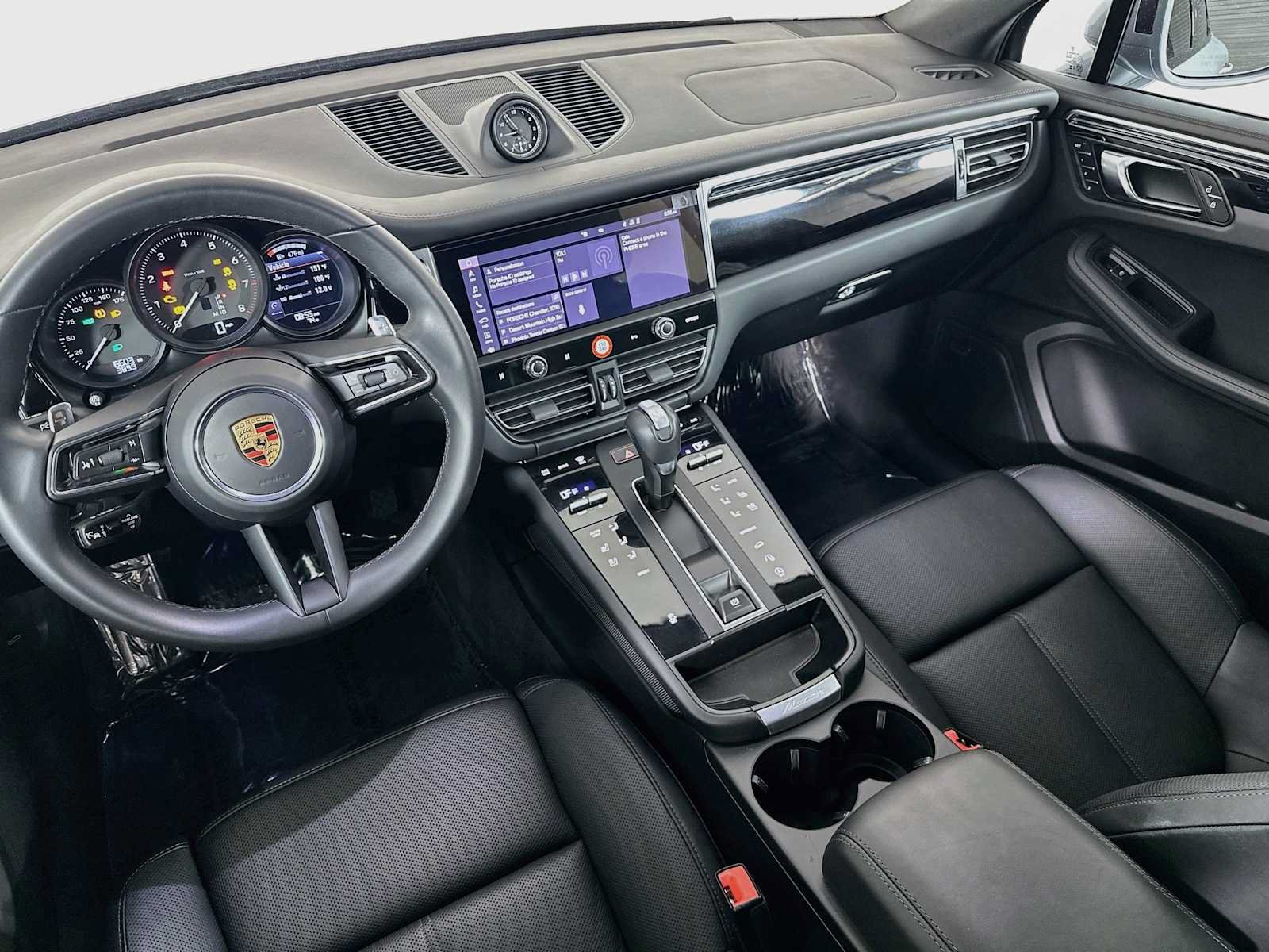 Certified 2026 Porsche Macan AWD/4WD image 25