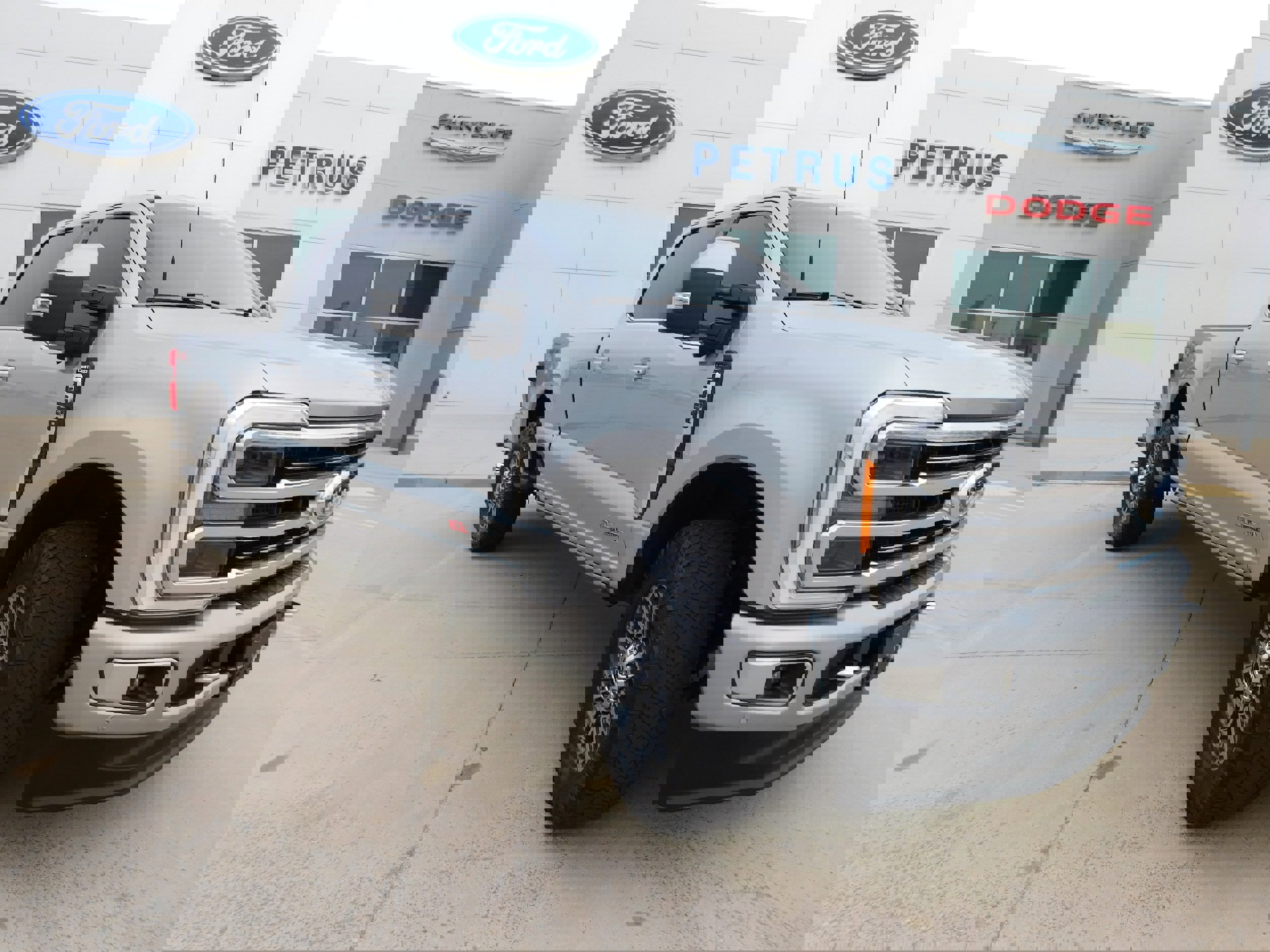 Used 2023 Ford F250 Limited w/ FX4 Off-Road Package image 2