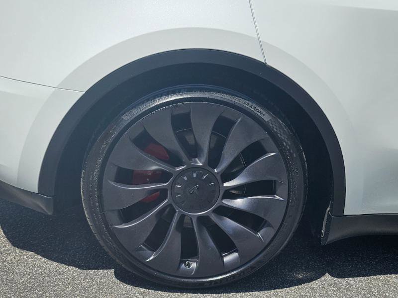 Used 2023 Tesla Model Y Performance AWD/4WD image 16