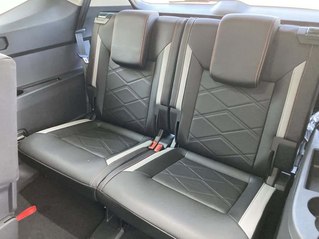 New 2026 Volkswagen Atlas Peak Edition image 32