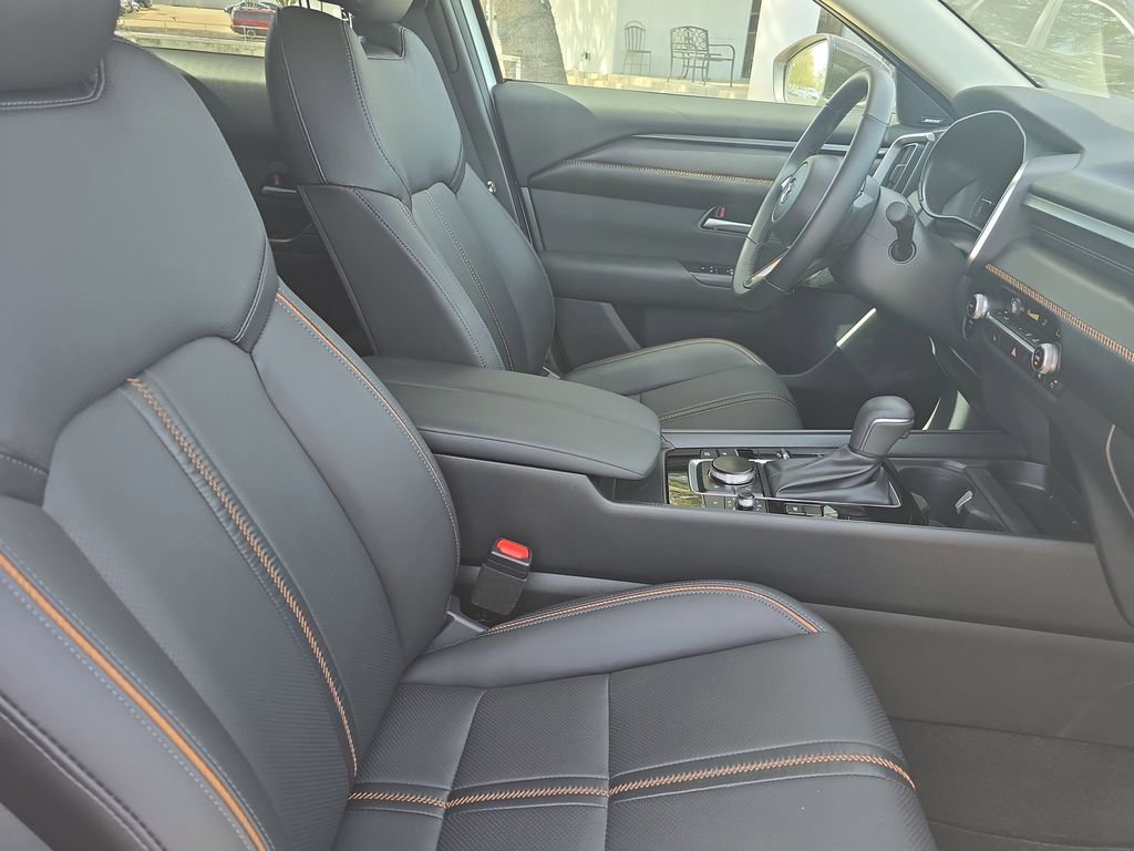 Used 2025 MAZDA CX-50 AWD 2.5 Hybrid w/ Premium Pkg image 10