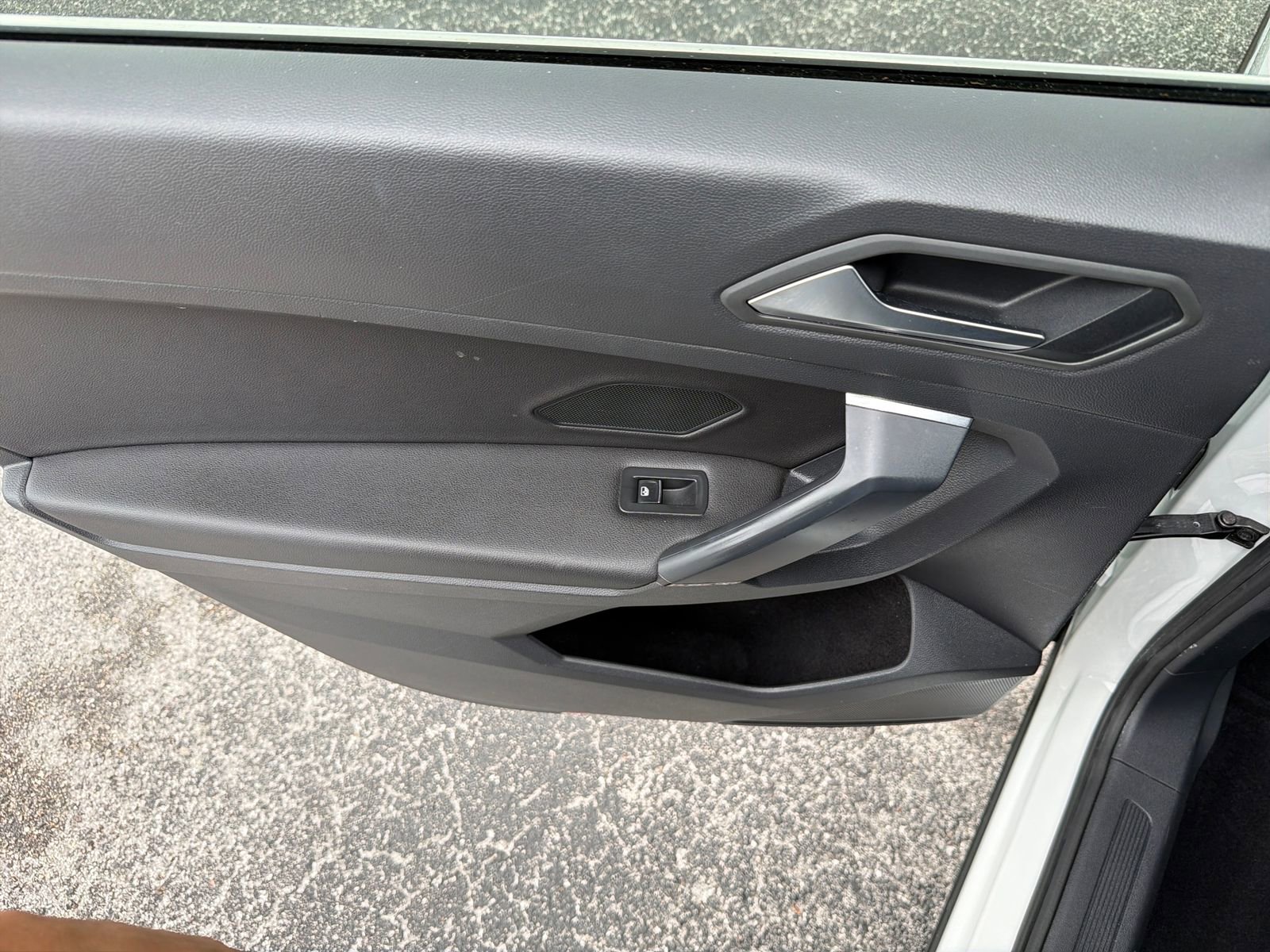 Used 2019 Volkswagen Tiguan SE image 24