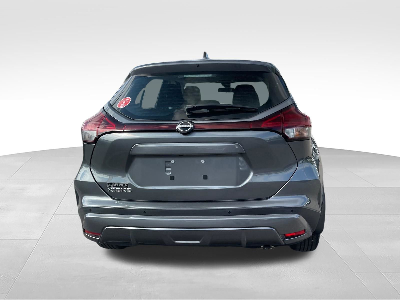 Used 2022 Nissan Kicks S FWD image 7