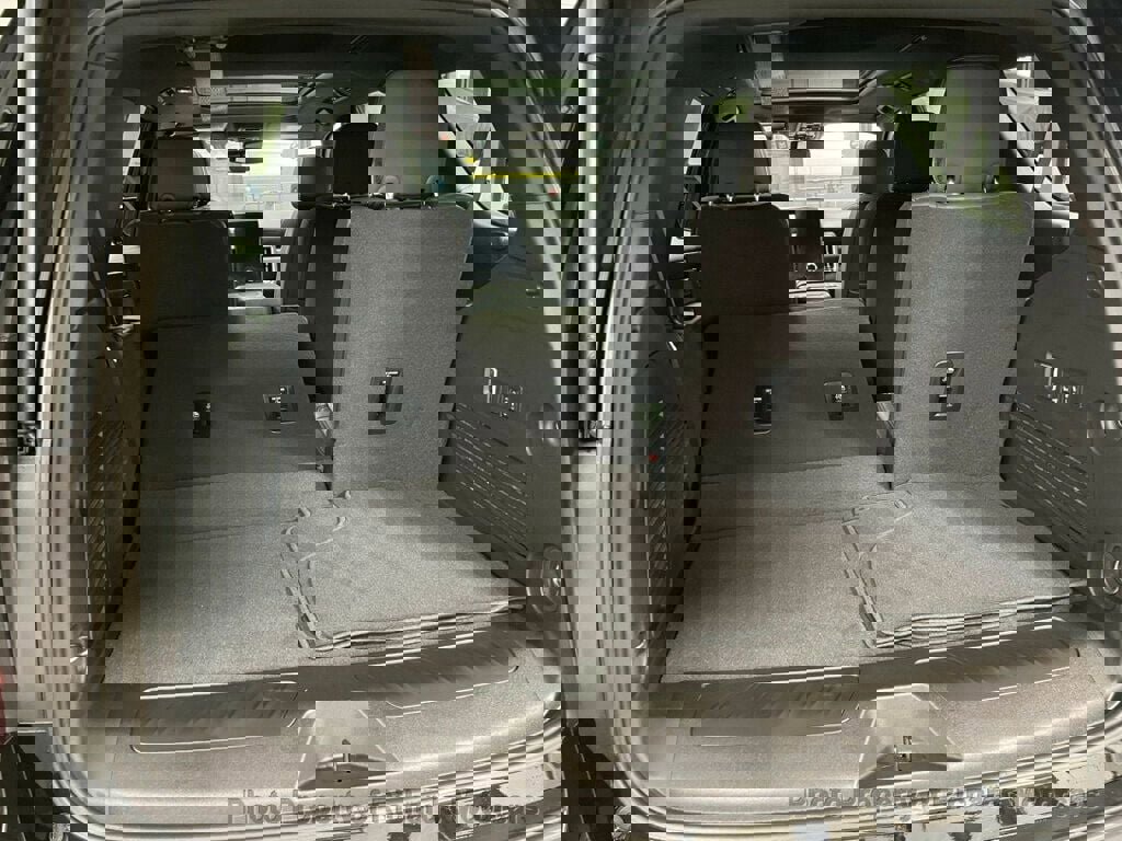 Used 2026 GMC Yukon Elevation image 23