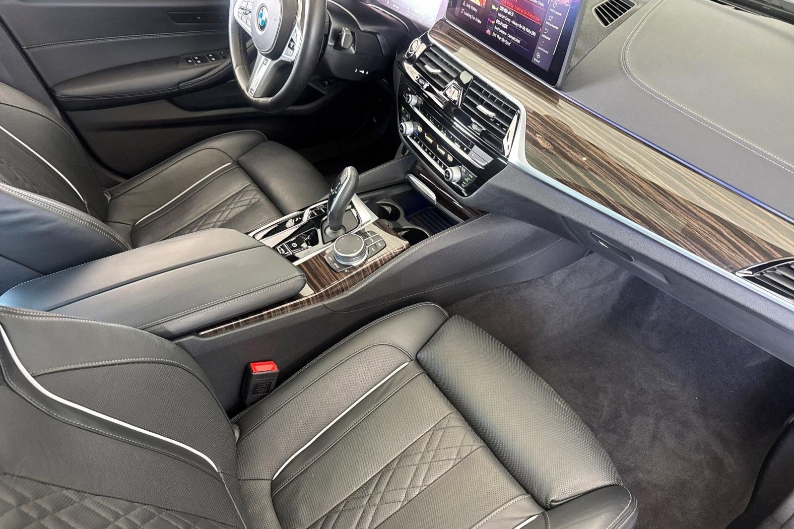 Used 2022 BMW M550i xDrive AWD/4WD image 33