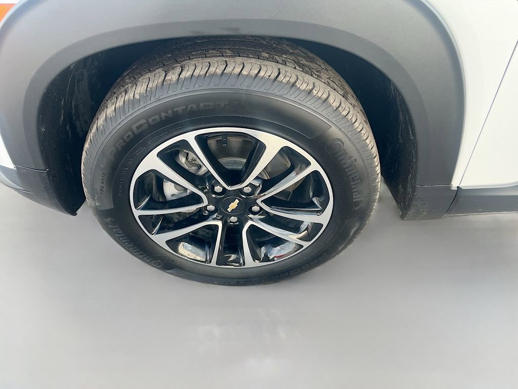 Used 2024 Chevrolet TrailBlazer LT w/ LT Cold Weather Package FWD image 30