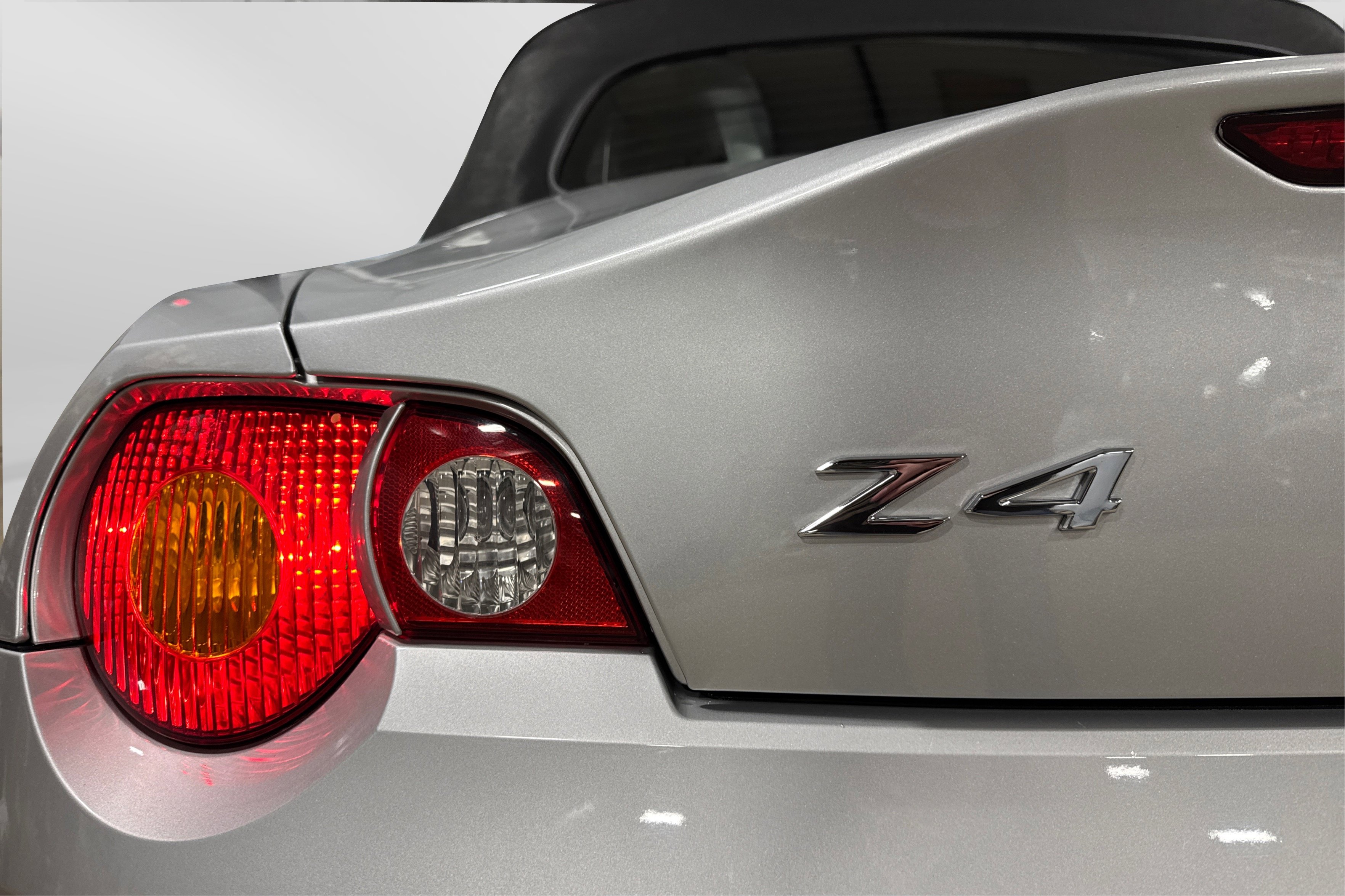 Used 2003 BMW Z4 2.5i image 34