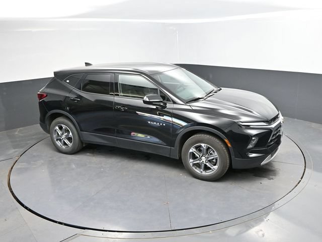 Used 2025 Chevrolet Blazer LT FWD image 39