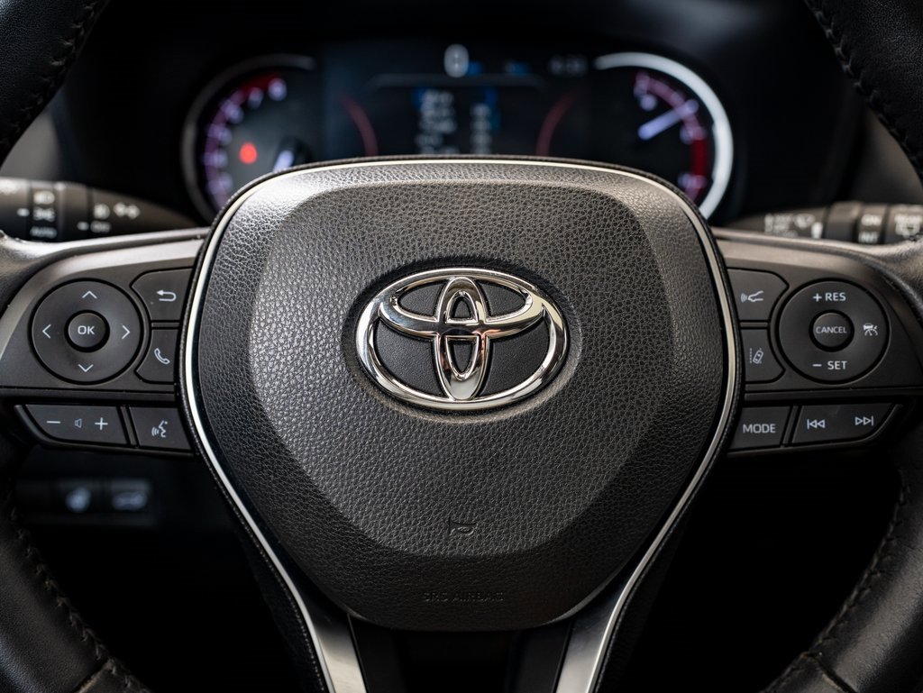 Used 2020 Toyota RAV4 AWD image 30