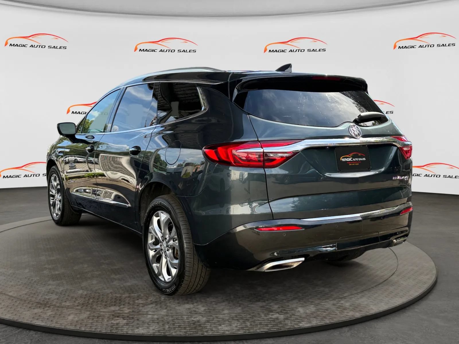 Used 2019 Buick Enclave Avenir w/ Avenir Technology Package AWD/4WD image 8
