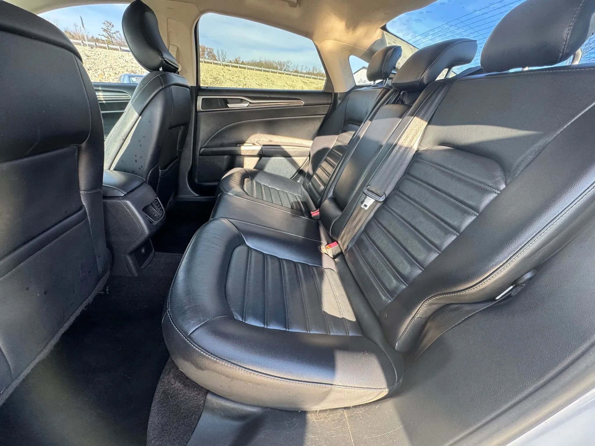 Used 2017 Ford Fusion SE w/ Fusion SE Technology Package image 21