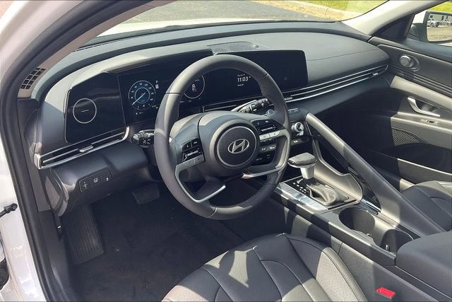 New 2025 Hyundai Elantra Limited image 6