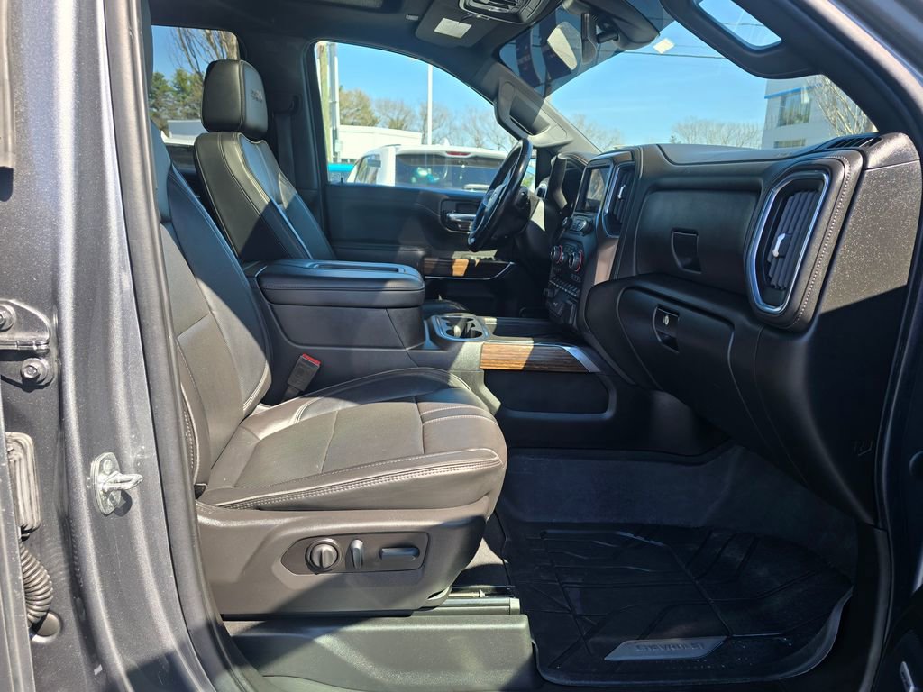 Used 2022 Chevrolet Silverado 1500 High Country w/ Safety Package II image 11