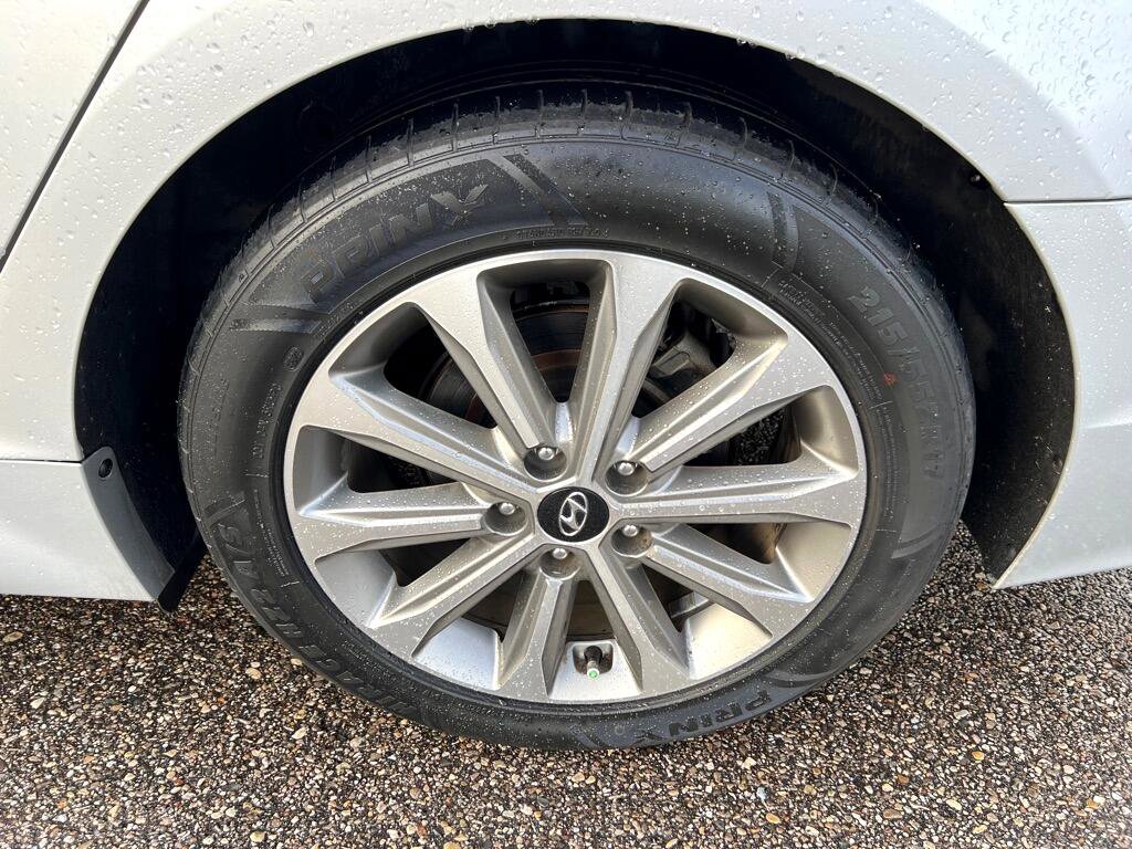 Used 2016 Hyundai Sonata Limited w/ Option Group 04 image 6