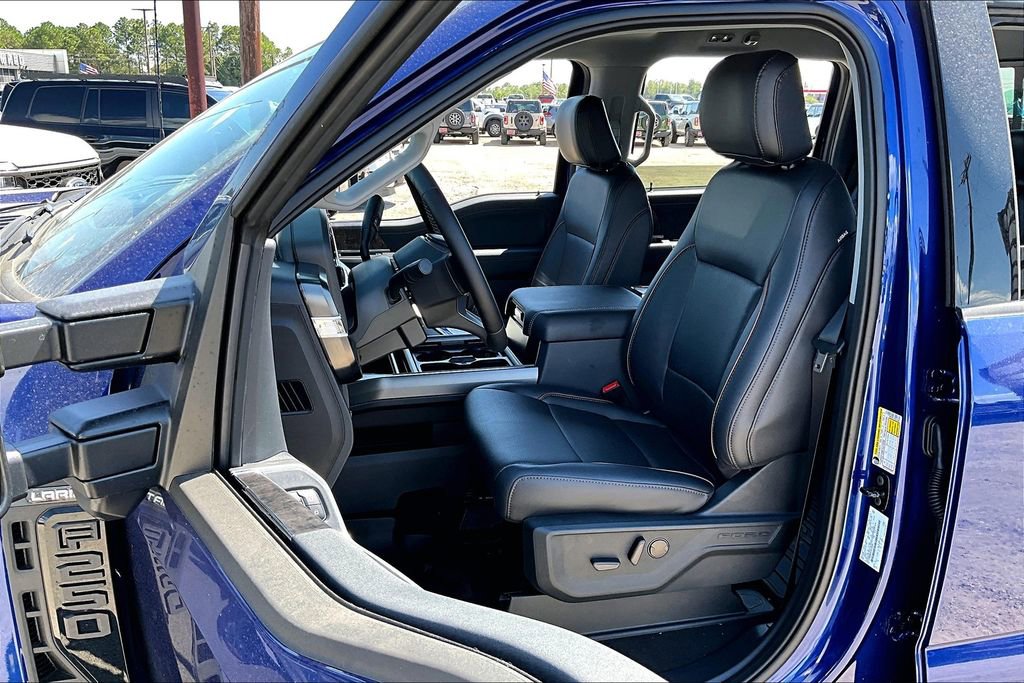 New 2026 Ford F250 Lariat w/ Black Appearance Package image 8