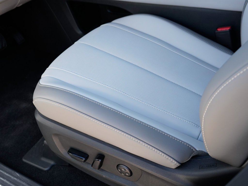 New 2026 INFINITI QX60 Luxe w/ Cargo Package image 23