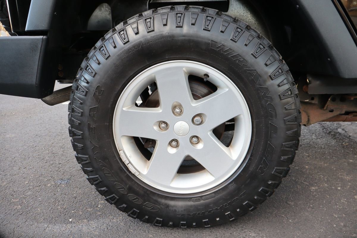 Used 2012 Jeep Wrangler Unlimited Sport image 42