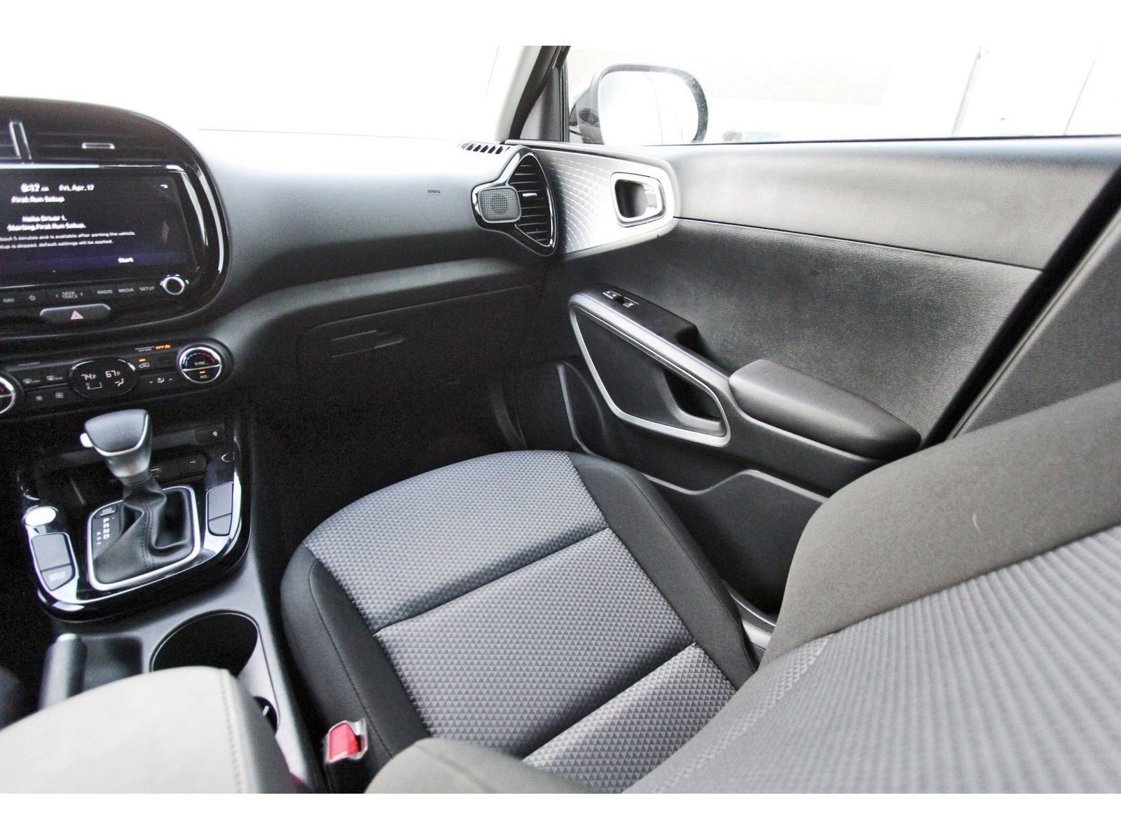 Used 2025 Kia Soul S FWD image 12