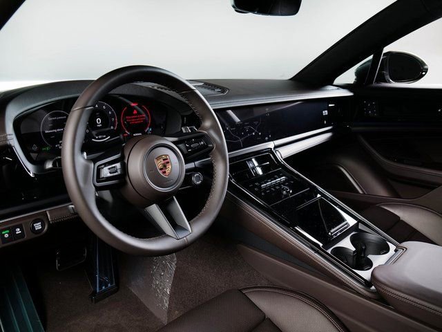 New 2025 Porsche Panamera 4 image 4