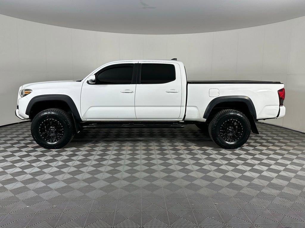 Used 2019 Toyota Tacoma TRD Off-Road image 16