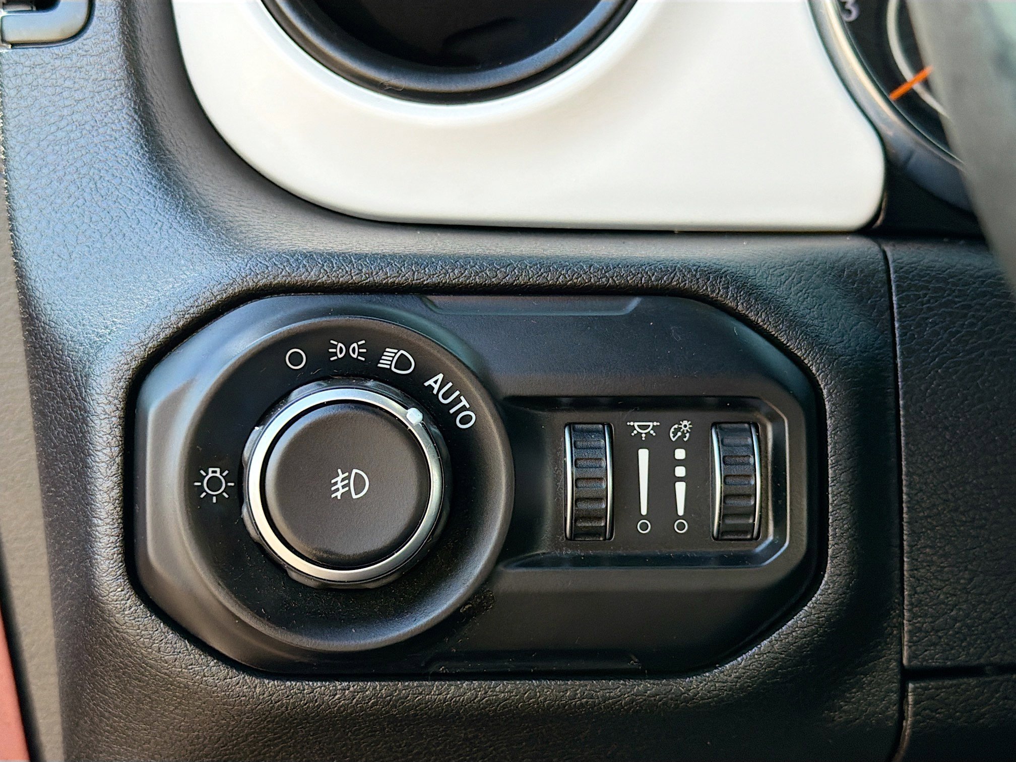 Used 2021 Jeep Wrangler Unlimited Islander image 33