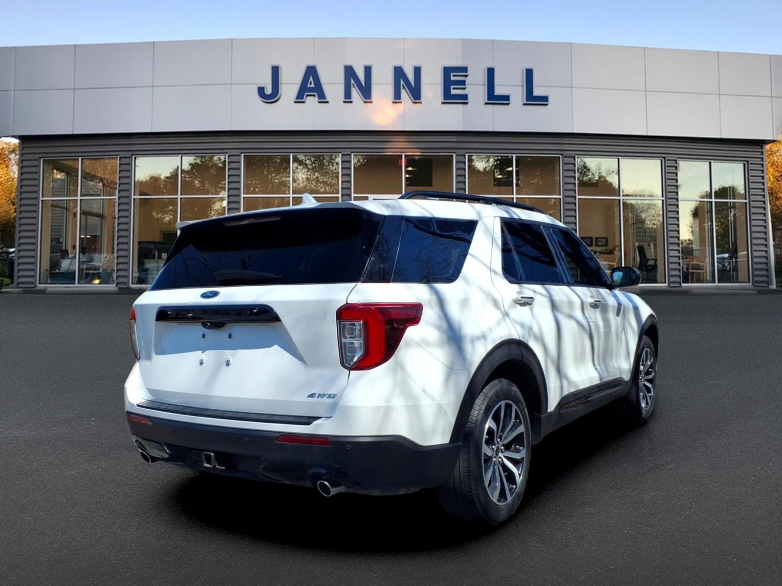 Used 2023 Ford Explorer ST-Line w/ Class IV Trailer Tow Package image 5