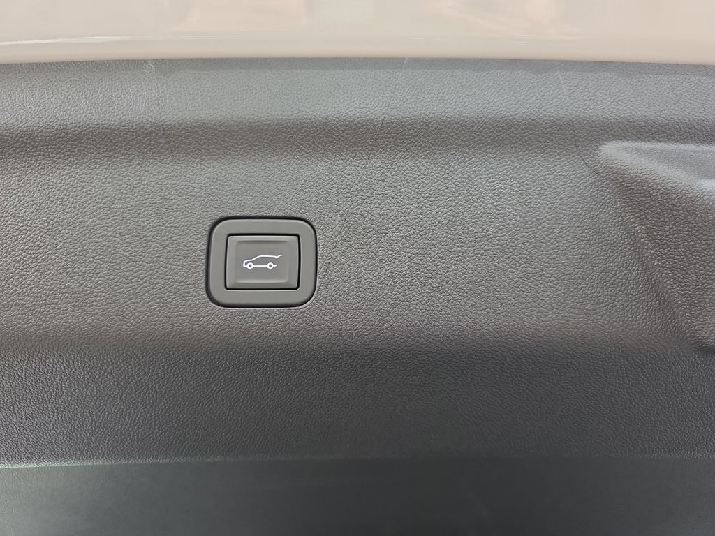 New 2026 GMC Yukon XL Elevation w/ Elevation Premium Package AWD/4WD image 14