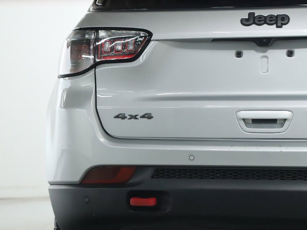 Used 2025 Jeep Compass Trailhawk image 43