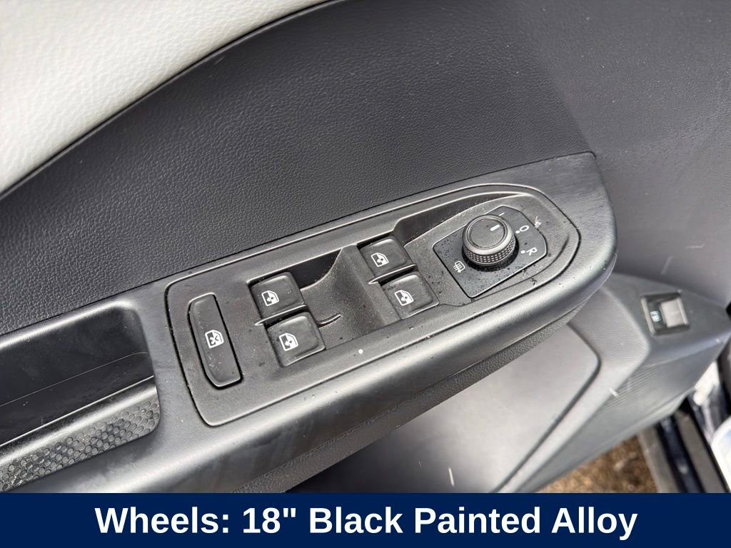 Used 2023 Volkswagen Taos SE w/ Black Wheel Package image 14
