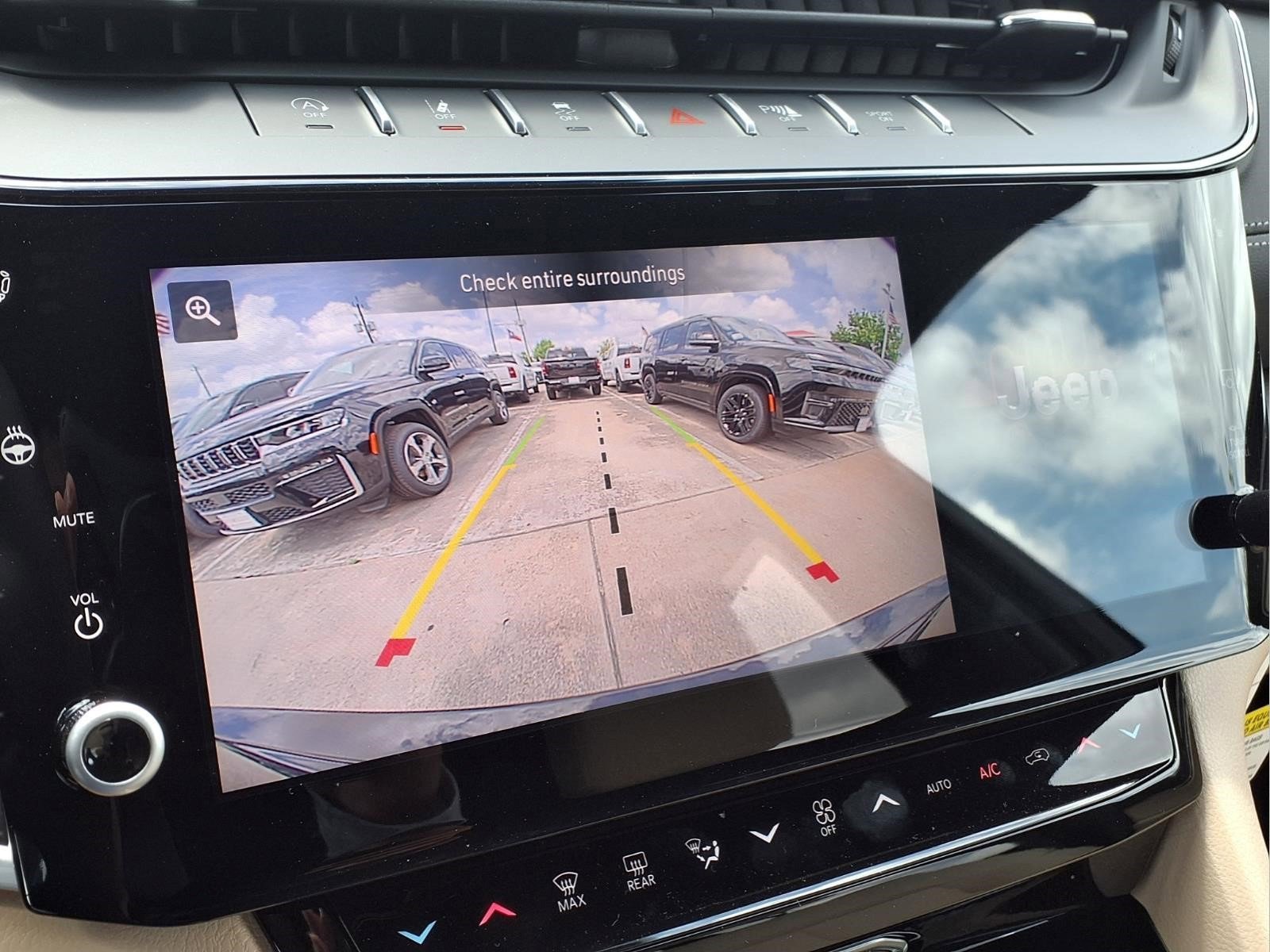 New 2026 Jeep Grand Cherokee Limited RWD image 15