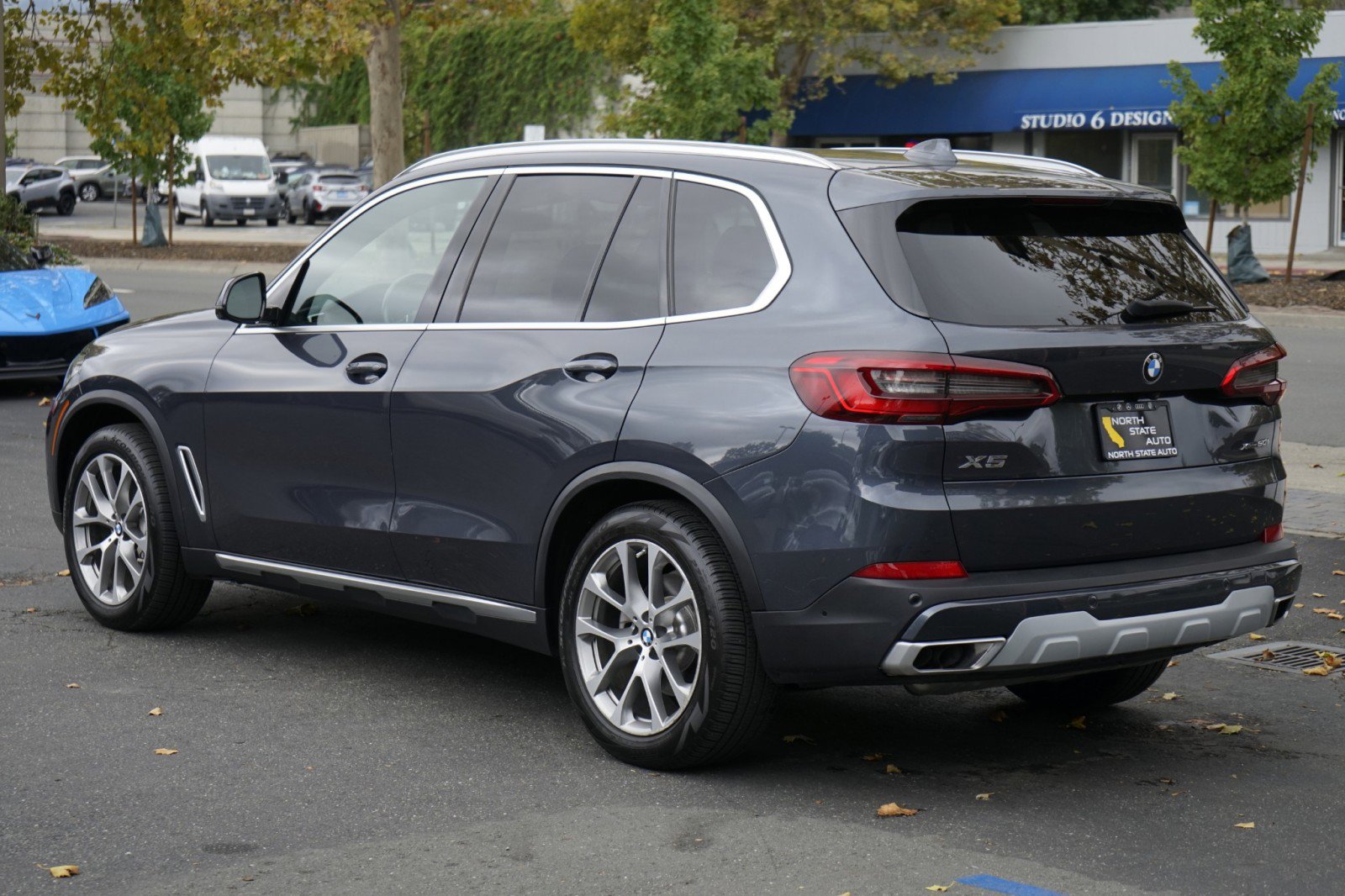 Used 2020 BMW X5 xDrive50i w/ Executive Package AWD/4WD image 12