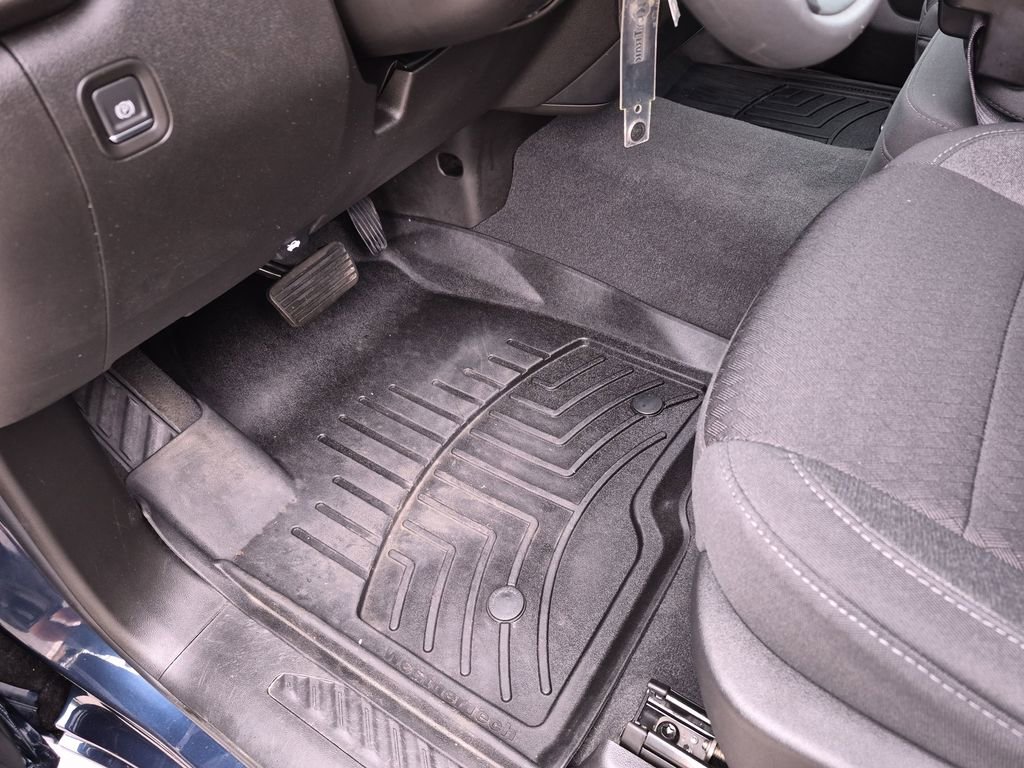 Used 2022 Chevrolet Silverado 1500 Custom RWD image 22