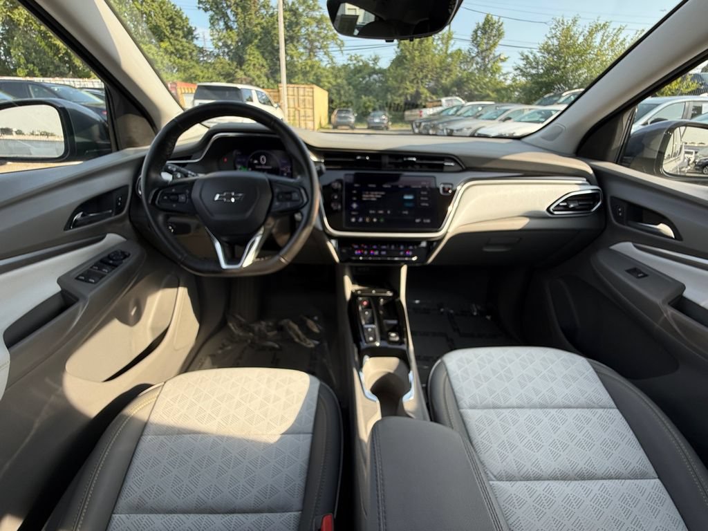 Used 2023 Chevrolet Bolt EUV Premier FWD image 24