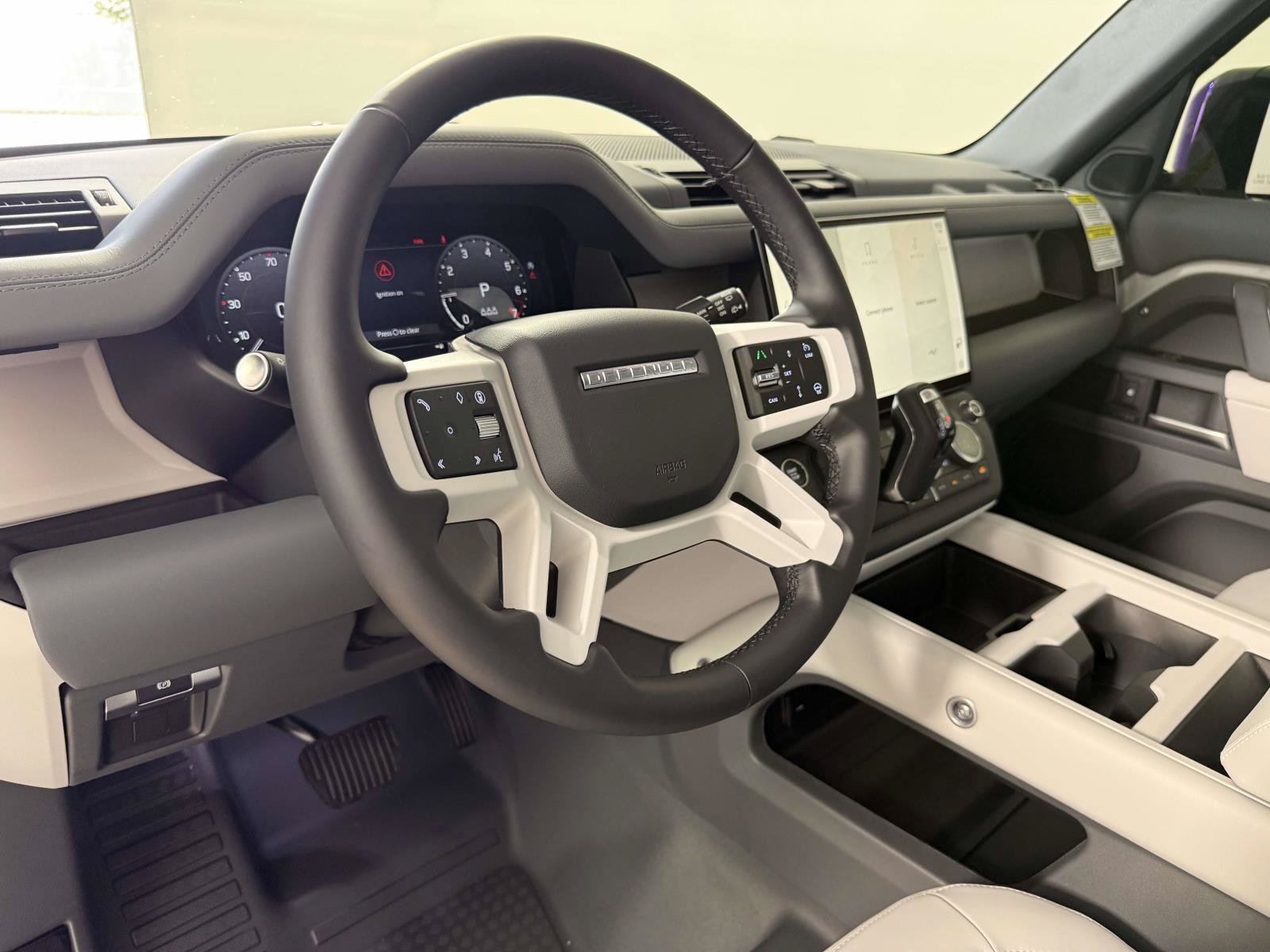 New 2026 Land Rover Defender 110 X-Dynamic SE AWD/4WD image 24