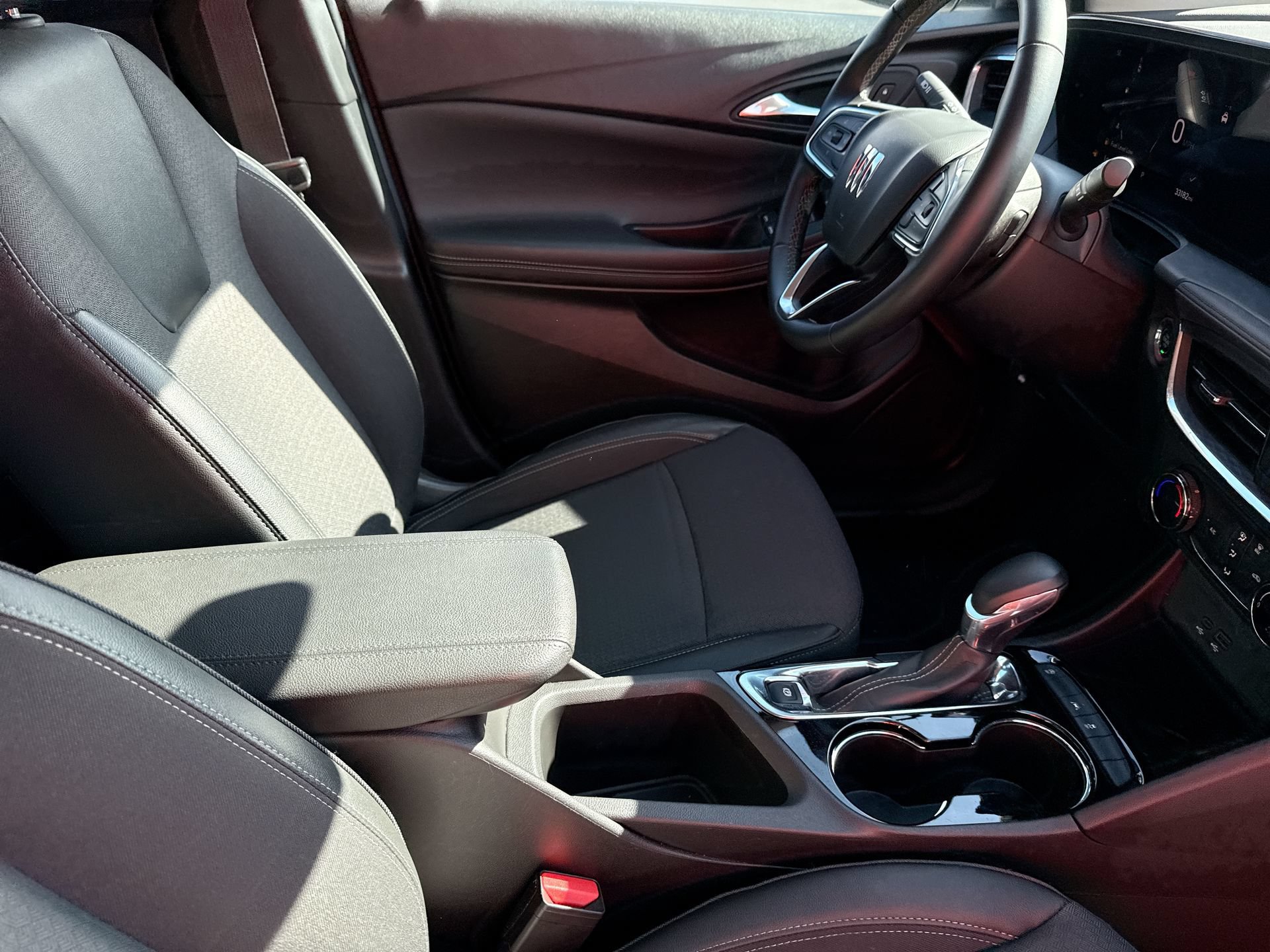 Used 2025 Buick Encore GX Preferred FWD image 21