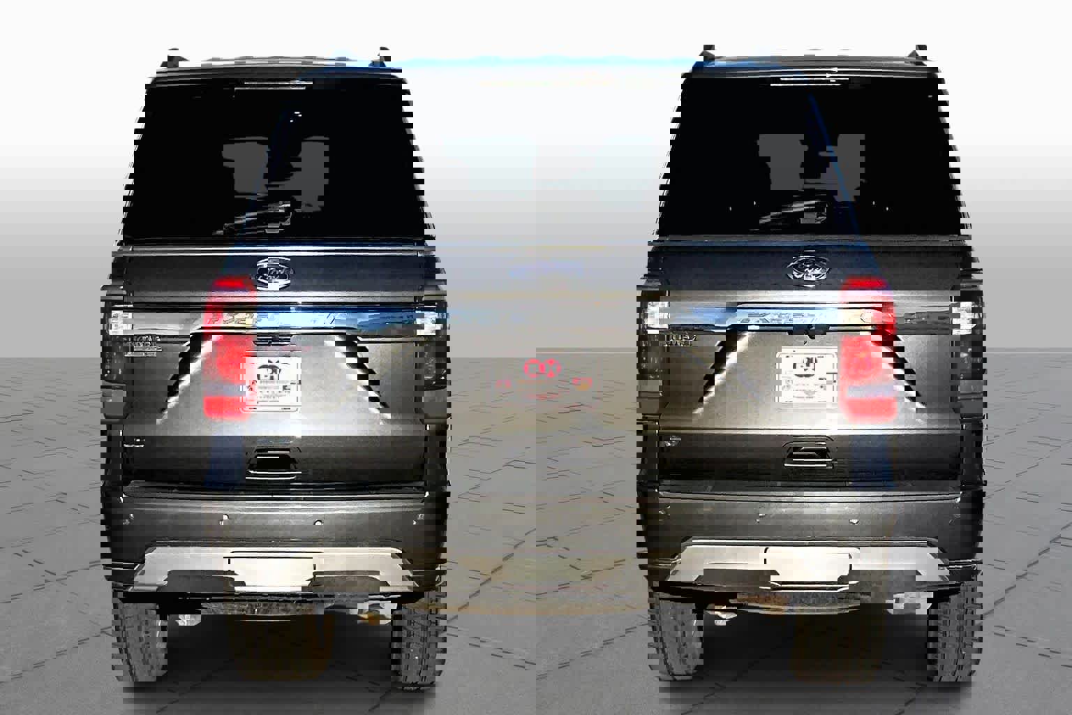 Used 2021 Ford Expedition XLT image 4