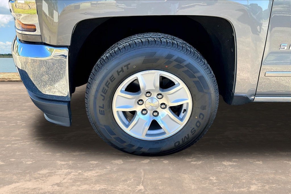 Used 2017 Chevrolet Silverado 1500 LT w/ All Star Edition RWD image 34