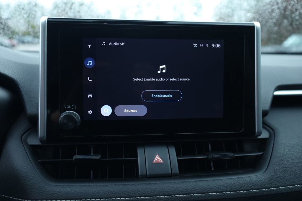 Used 2023 Toyota RAV4 XLE w/ Convenience Package image 7