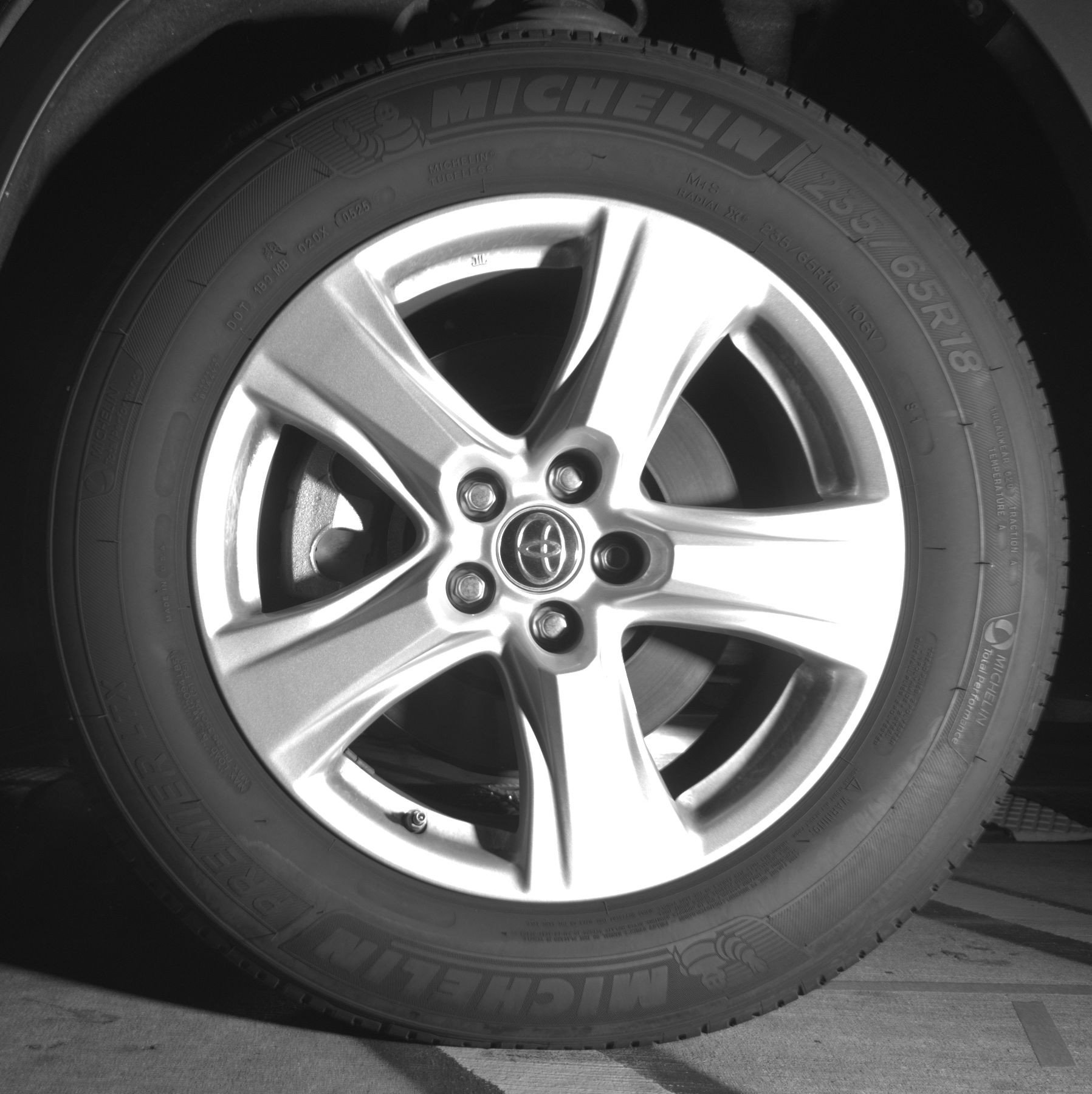 Used 2025 Toyota Highlander LE image 12