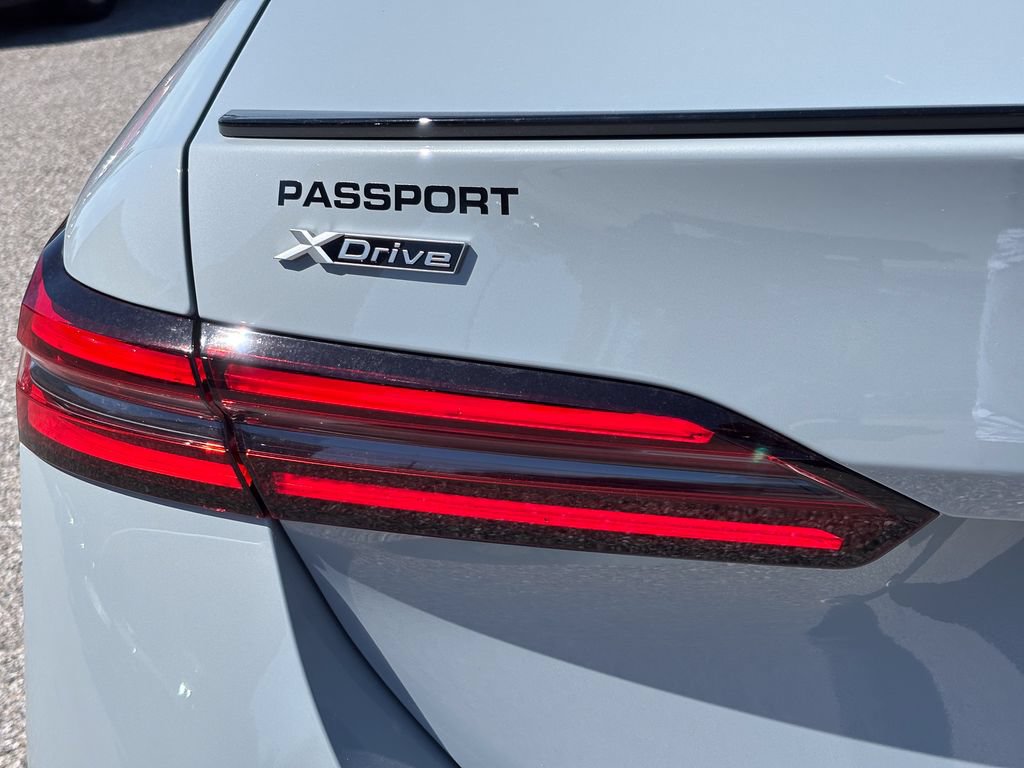 New 2027 BMW 550e xDrive w/ Premium Package AWD/4WD image 6