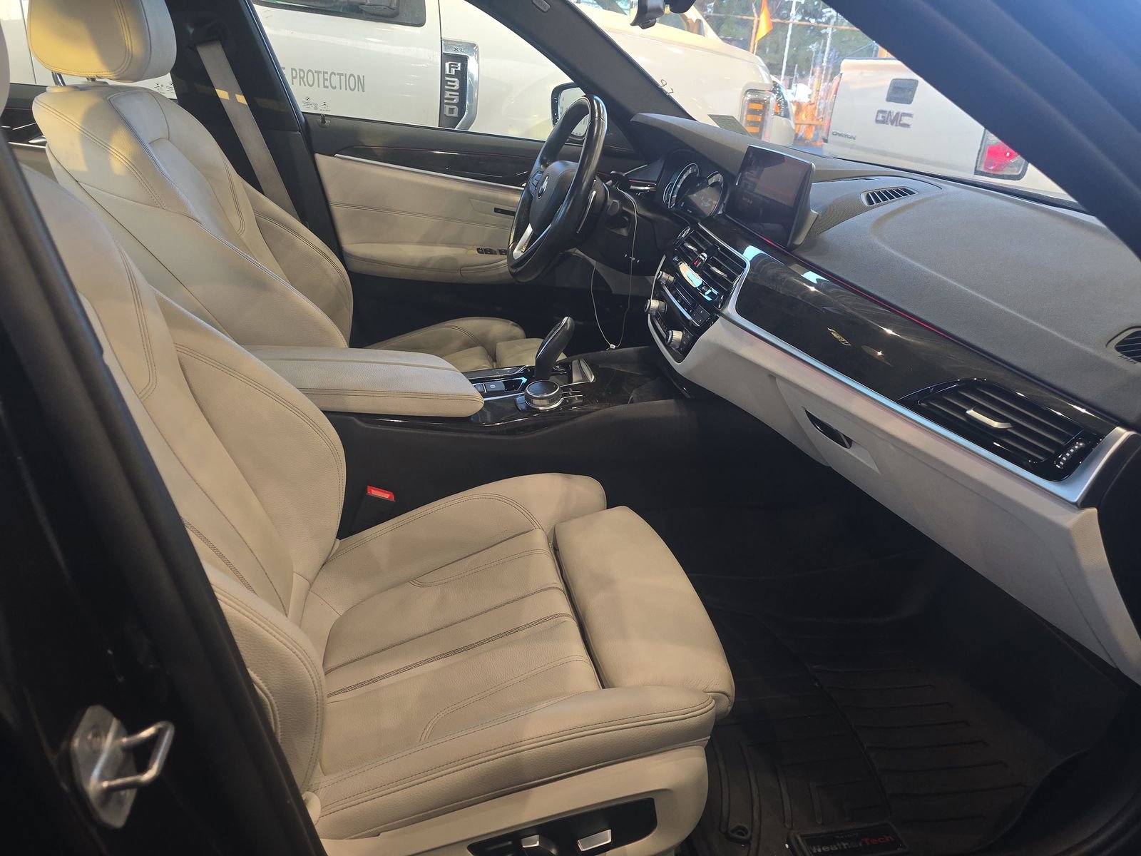 Used 2019 BMW 540i w/ Premium Package image 8