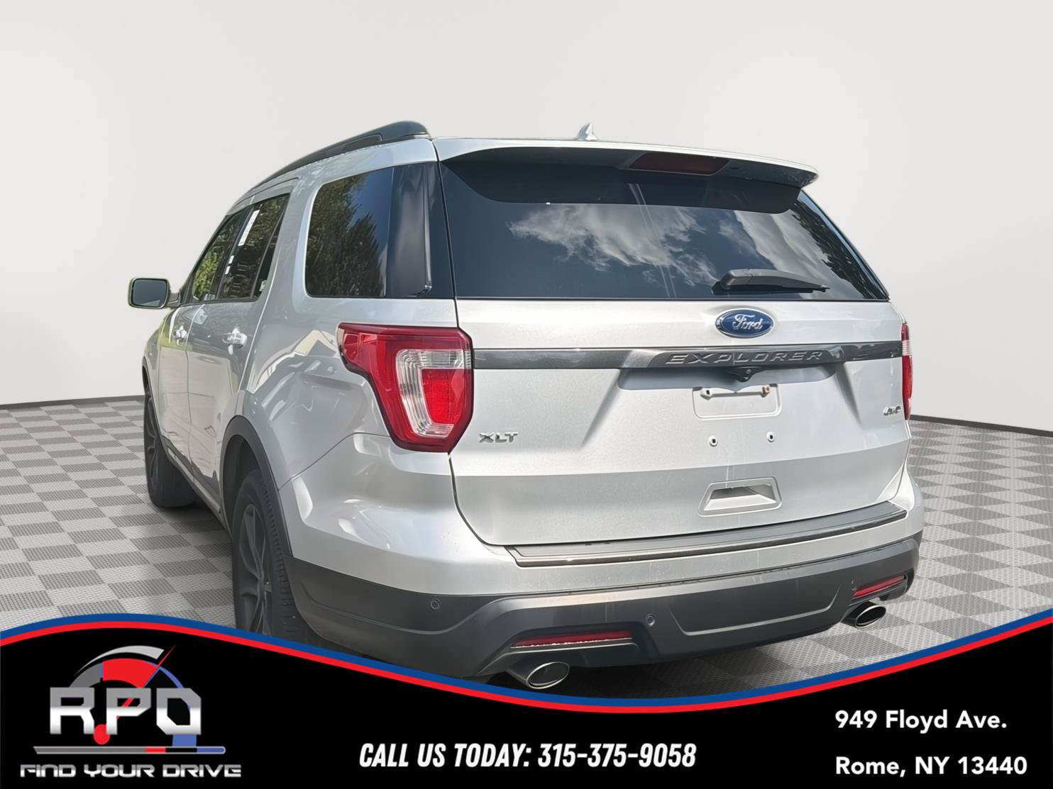 Used 2019 Ford Explorer XLT w/ Equipment Group 202A AWD/4WD image 2