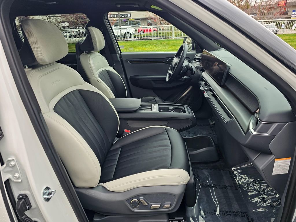 Used 2024 Kia EV9 GT-Line image 11